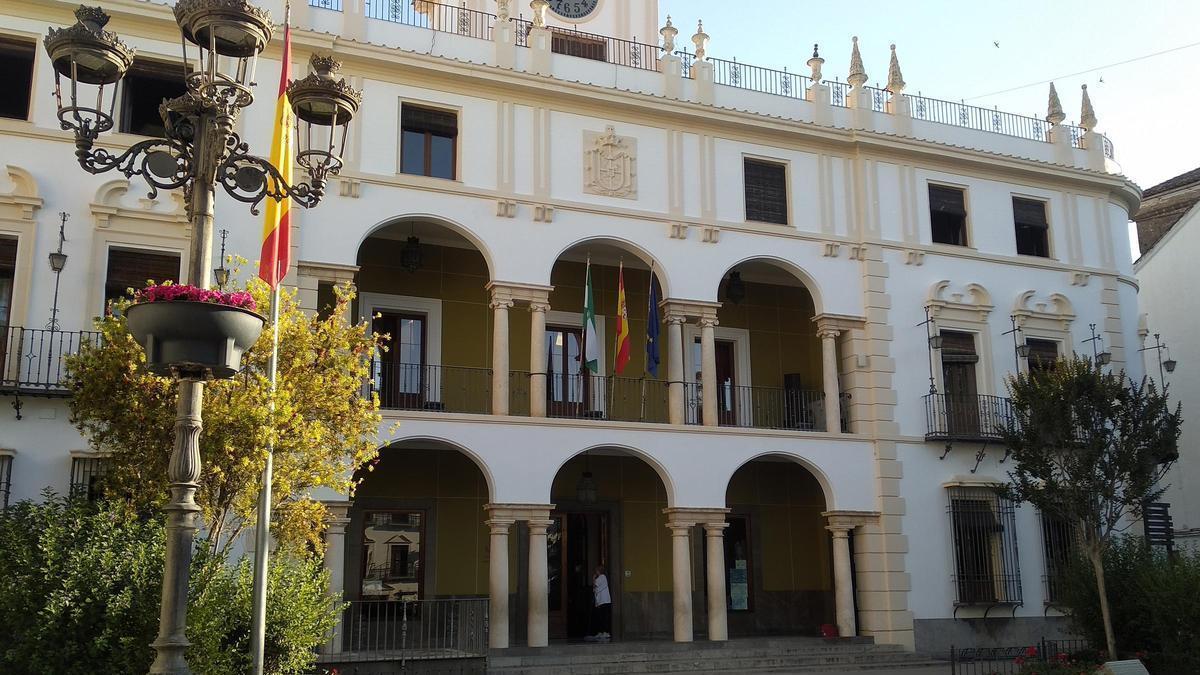 Fachada principal del ayuntamiento de Priego.