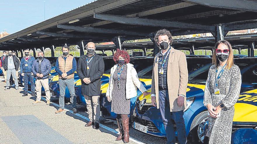 Makro Córdoba convierte en híbrida su flota comercial.