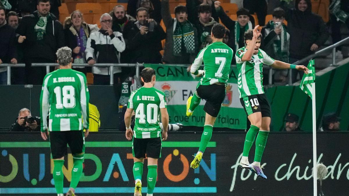 EUROPA LEAGUE | Un Betis solvente asegura el ‘Top 8’ con un sufrido triunfo ante el Feyenoord