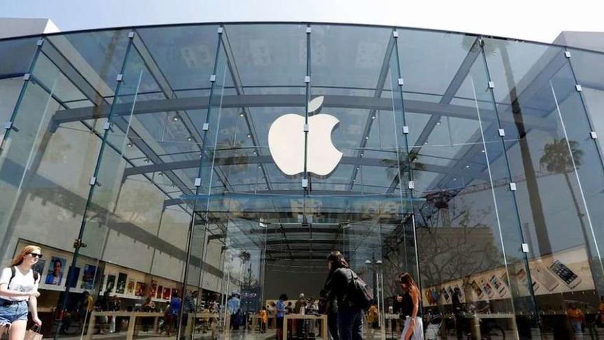 Entrada a la sede de la multinacional tecnológica estadounidense Apple en Irlanda. // FDV