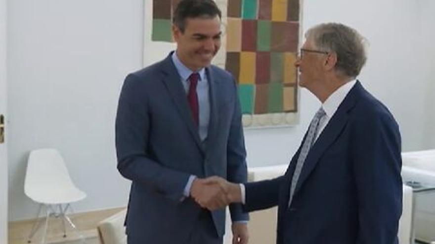 Pedro Sánchez y Bill Gates.
