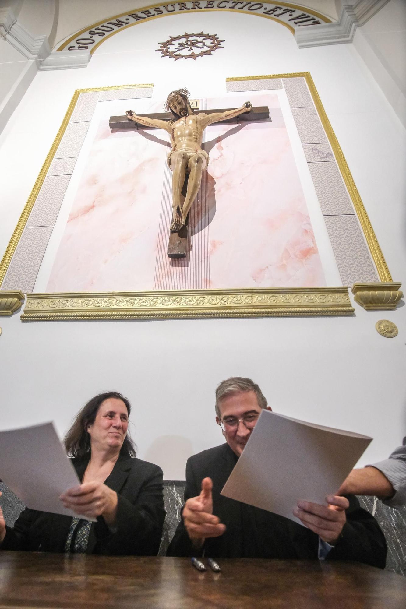 Así ha sido la presentación y bendición del restaurado Cristo de la Vida de Crevillent