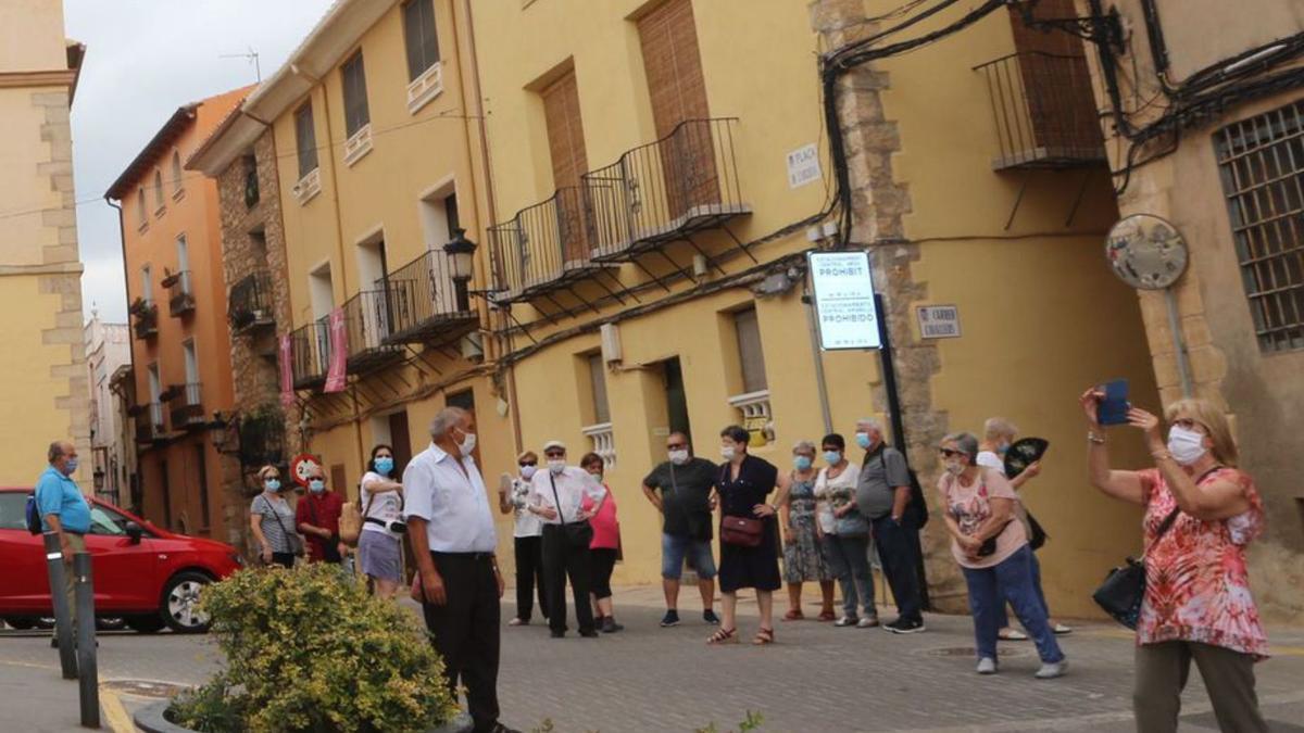 Imagen de una visita guiada al casco antiguo de la capital de l’Alcalatén. | MEDITERRÁNEO