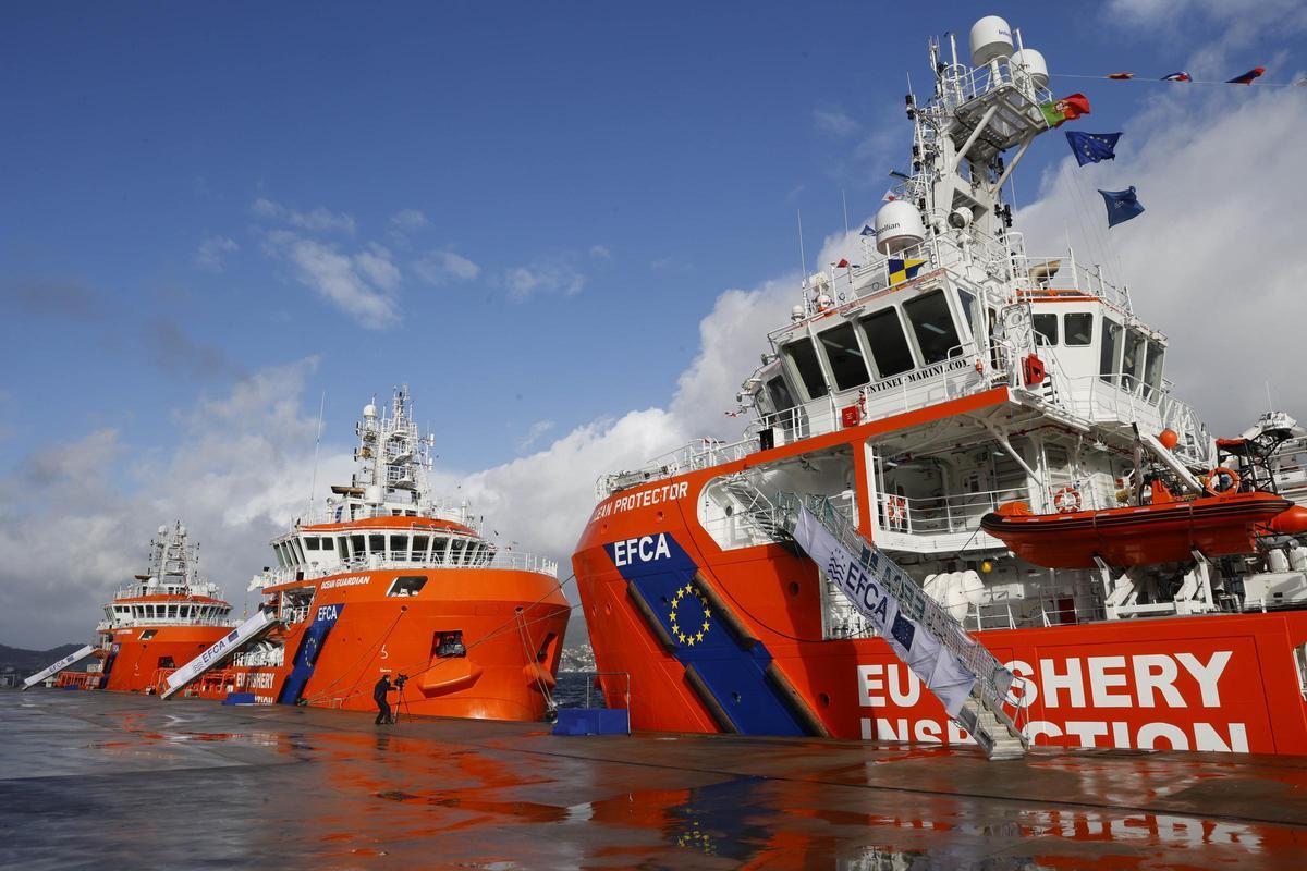Los patrulleros "Ocean Sentinel", "Ocean Protector" y "Ocean Guardian" de la EFCA en la ría de Vigo.