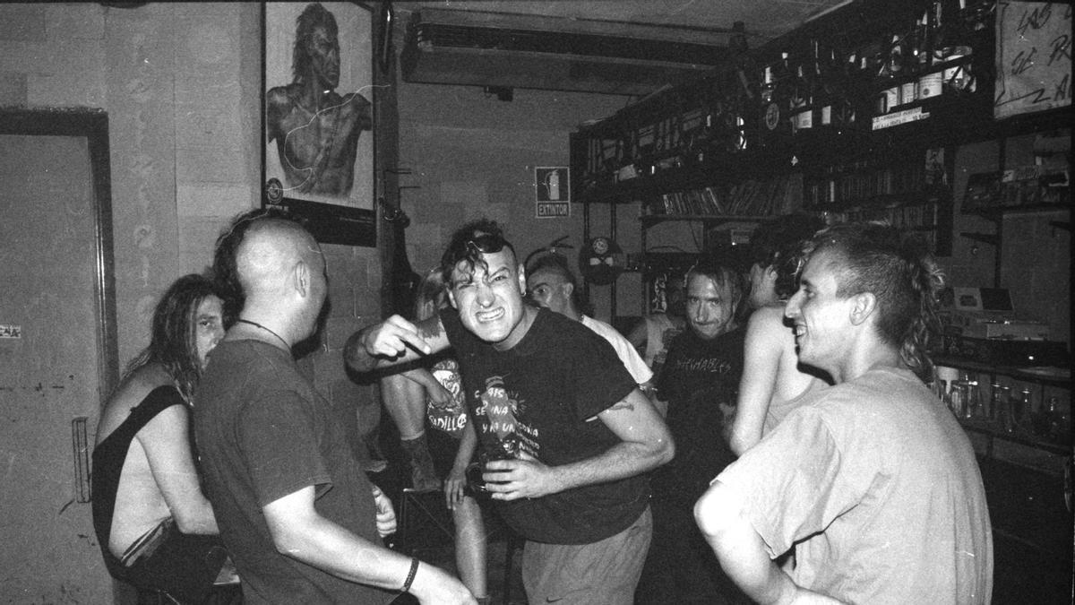 De vuelta al Berlín, el bar más punki de Zaragoza
