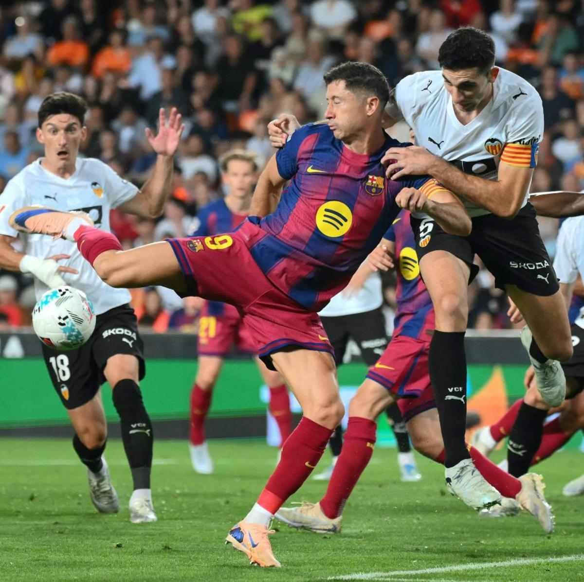 El Barça tanca  la temporada amb derrota a Mestalla