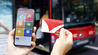 Mismo precio y nuevos métodos de pago: estos son los cambios que le esperan a la tarjeta de bus y tranvía de Zaragoza