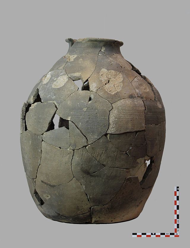 Tinaja encontrada en El Pueyo de Los Bañales.