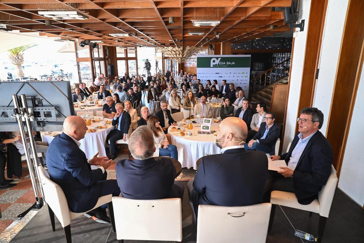 Foro Proyectando Vega Baja en el Club Naútico de Torrevieja