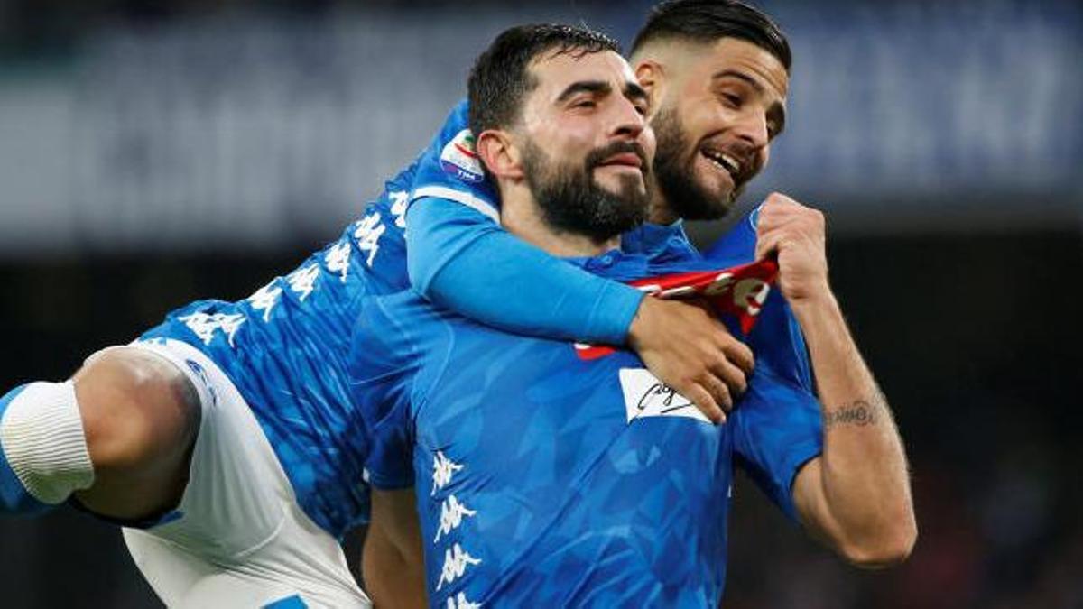 Albiol celebra un gol con el Nápoles.
