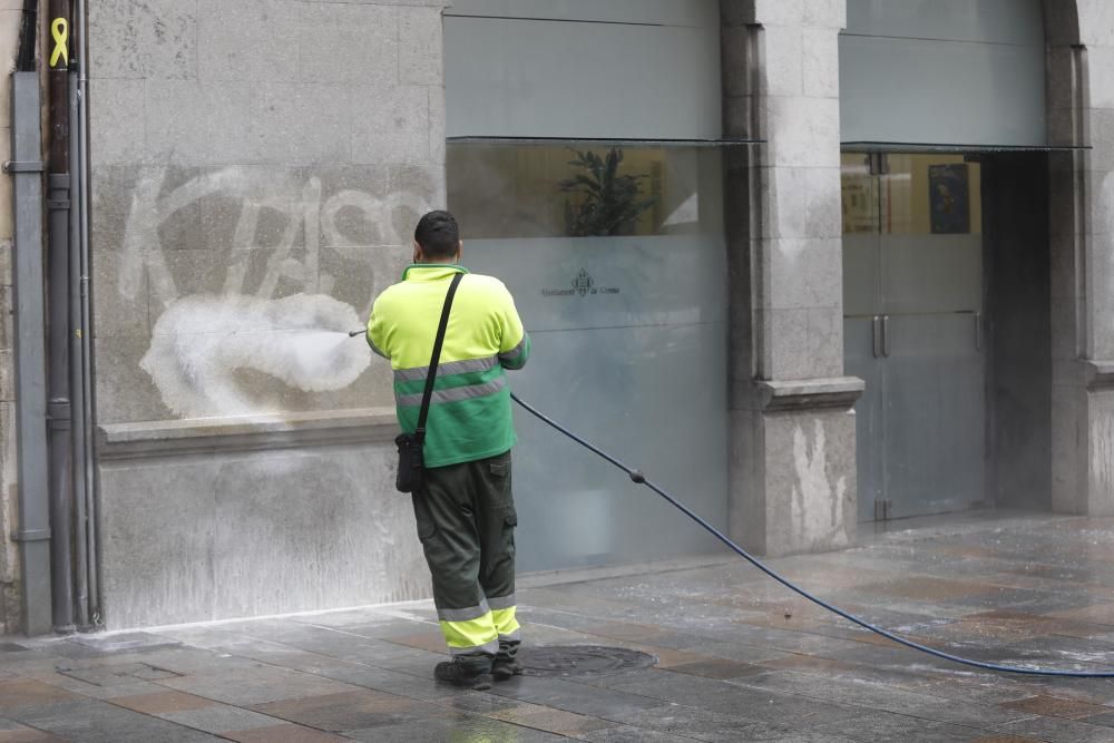 Girona intenta tornar a la normalitat després de la segona nit d'aldarulls