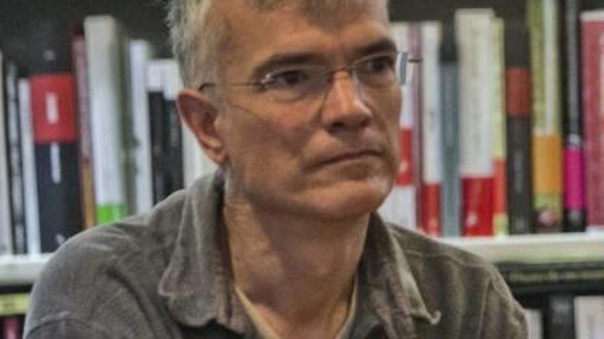 El escritor Luis Cremades.