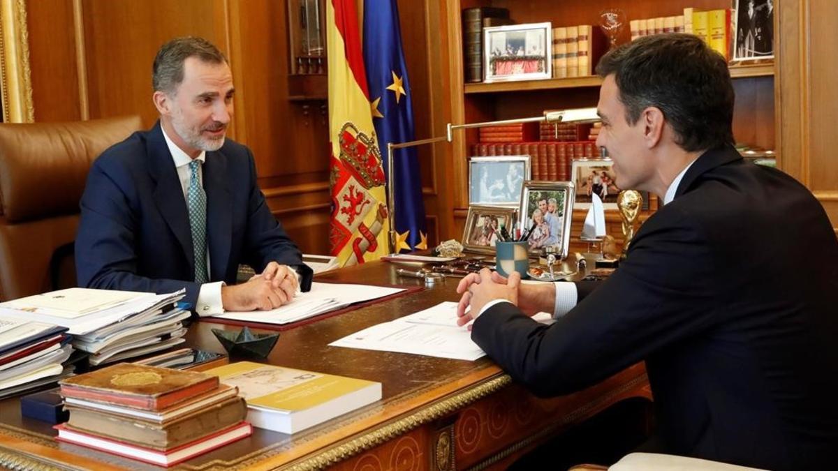 El rey Felipe VI y Pedro Sánchez