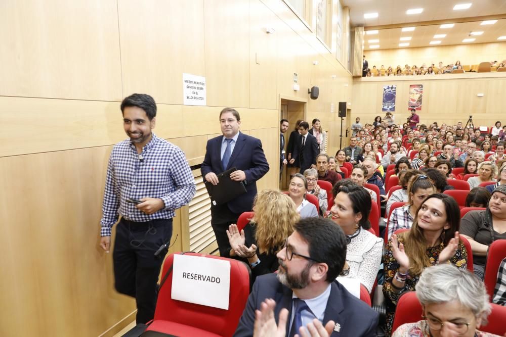 Premios Princesa de Asturias: Salman Khan muestra su método matemático en Gijón