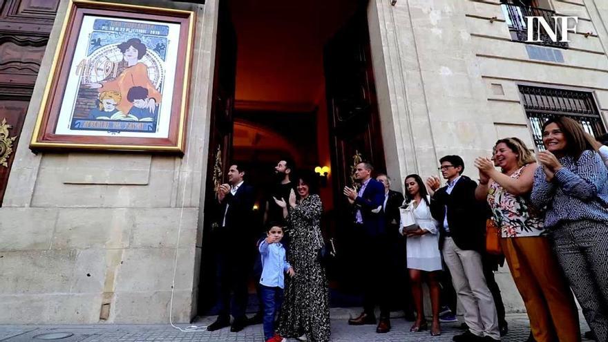 Alcoy abre su Semana Modernista con el cartel y el homenaje a la maestra Doña Amalia