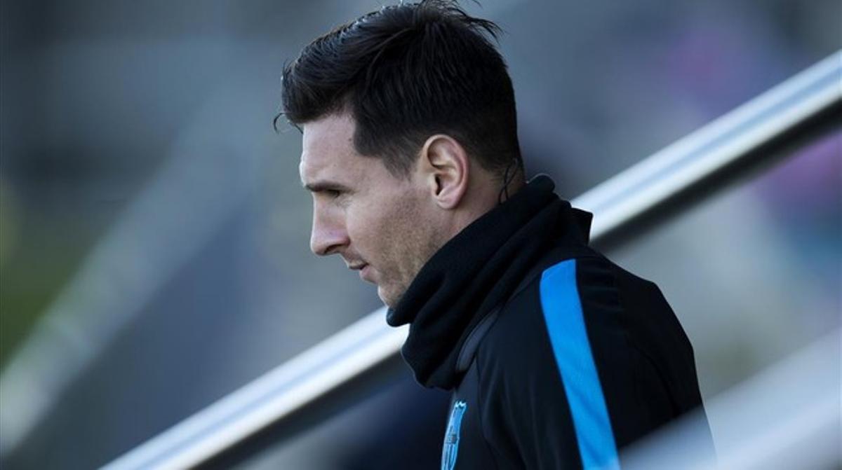 Leo Messi surt a l’entrenament de dilluns.
