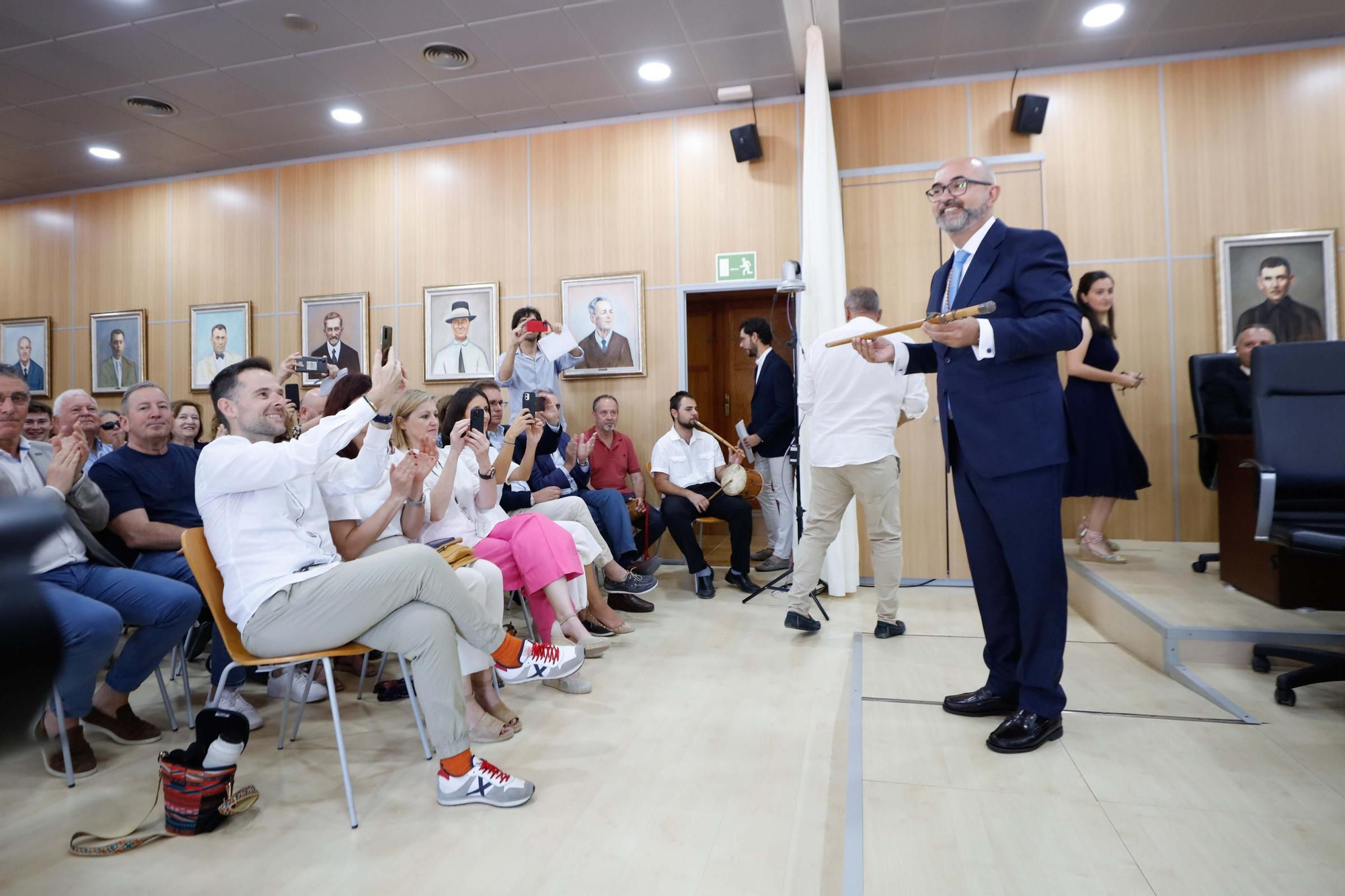 Galería de imágenes de la toma de posesión de Vicent Roig como alcalde de Sant Josep