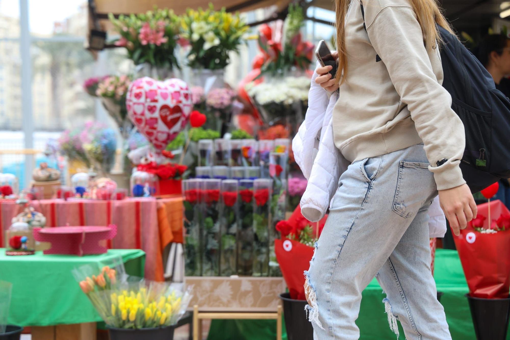 Las floristerías del ayuntamiento de València abarrotadas el día de San Valentín