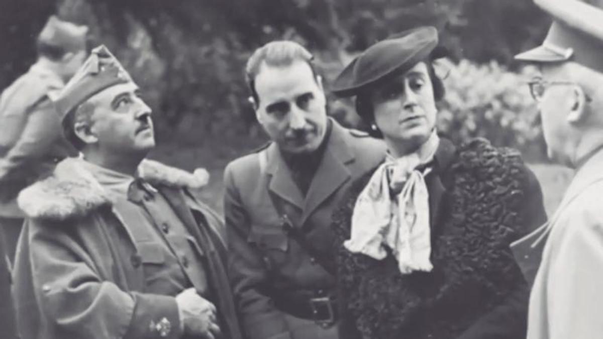FOTOGRAMA DEL VIDEO DE LA DIPUTACION PROVINCIAL DE A CORUÑA SOBRE LA ENTREGA DEL PAZO DE MEIRAS AL DICTADOR FRANCISCO FRANCO (1I)