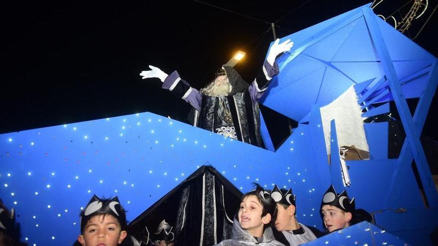 Así fue la Cabalgata de A Coruña: La magia de los Reyes venció a la lluvia