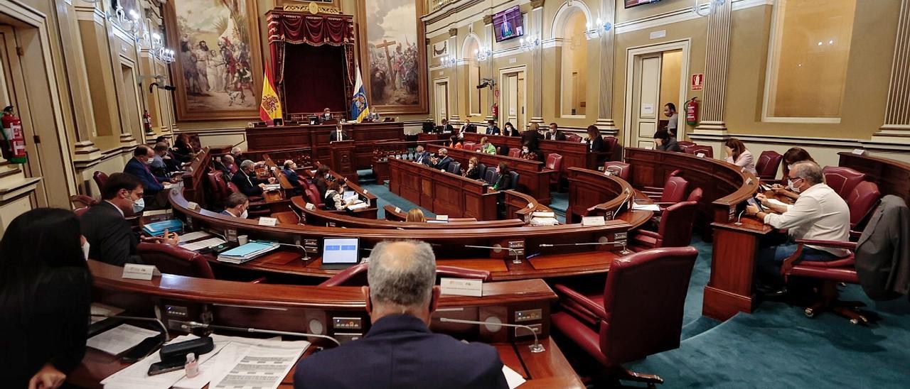 Imagen del pleno del Parlamento de Canarias.