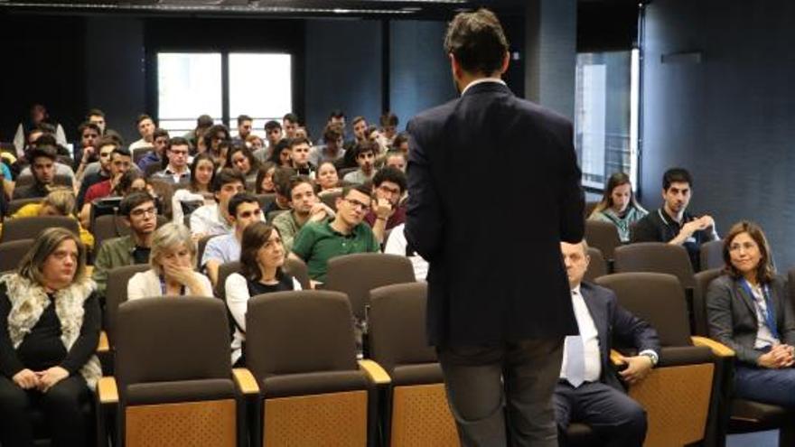 El CEU de Elche crea nuevas becas y duplica las actuales para el curso próximo