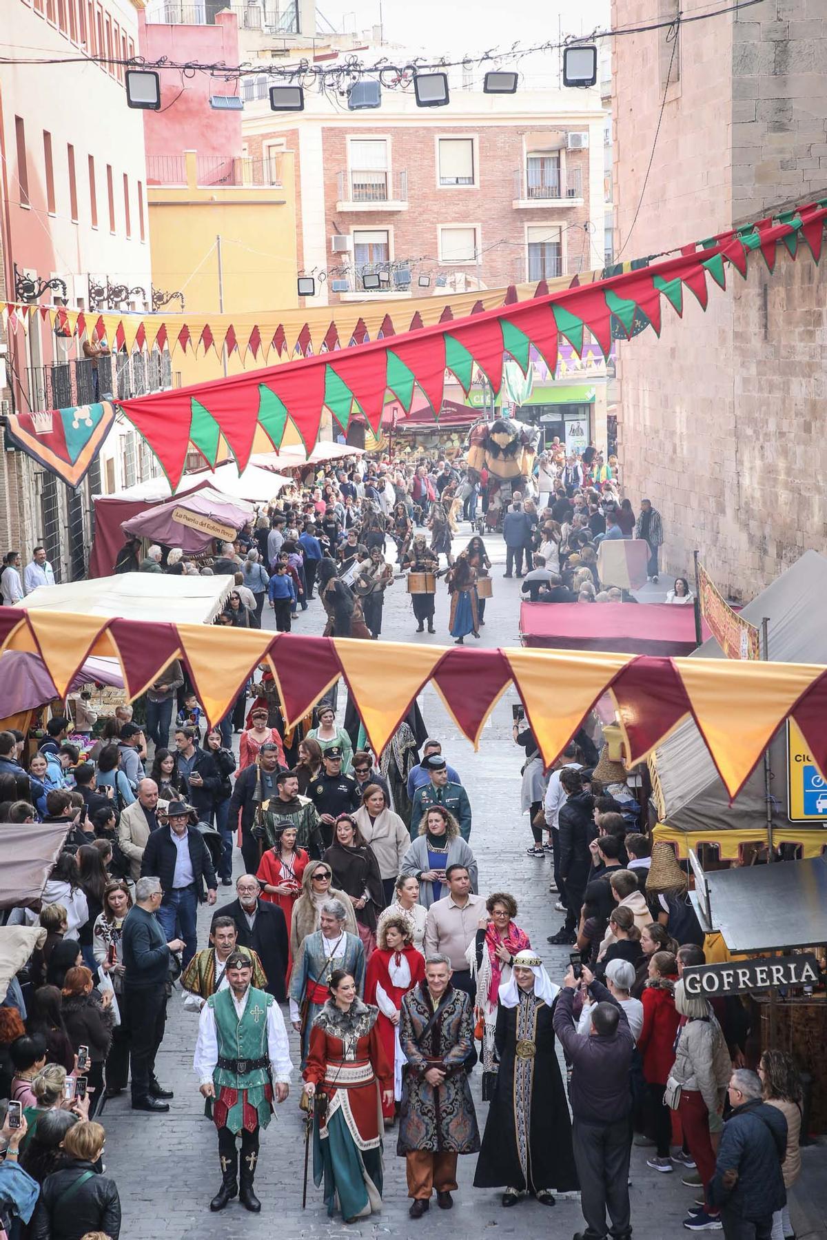 Estas son las mejores imágenes del arranque del Mercado Medieval de Orihuela 2026