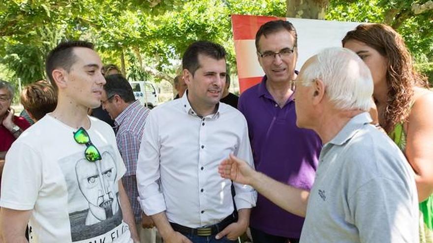 El Secretario general del PSCYL asiste a la Fiesta de la Rosa de Santa Cristina de la Polvorosa