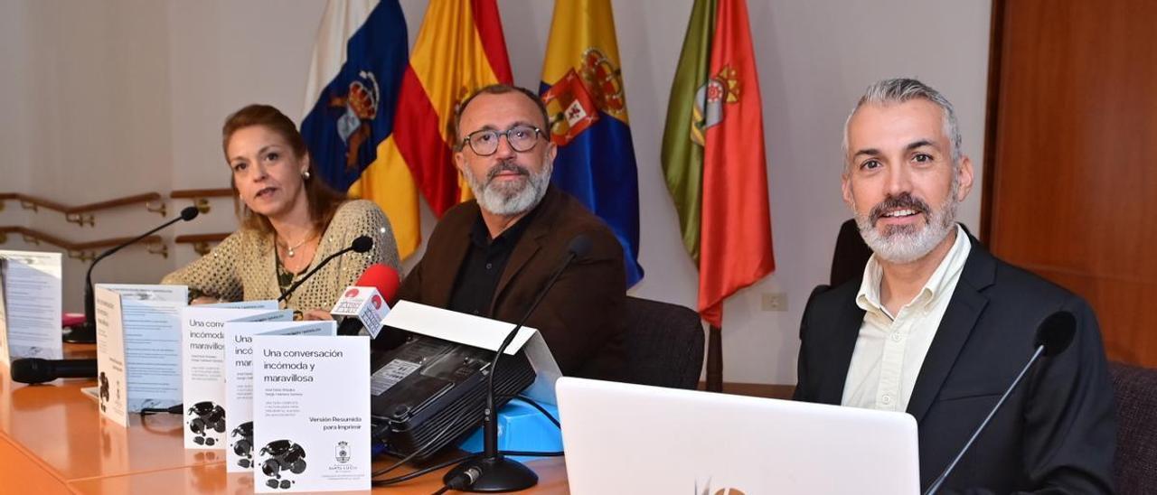 De izquierda a derecha, Antonia Álvarez, Francisco García y Sergio Quintana