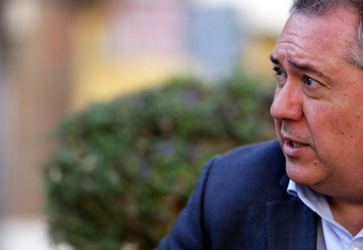Juan Espadas, durante la entrevista. | ÁLEX ZEA