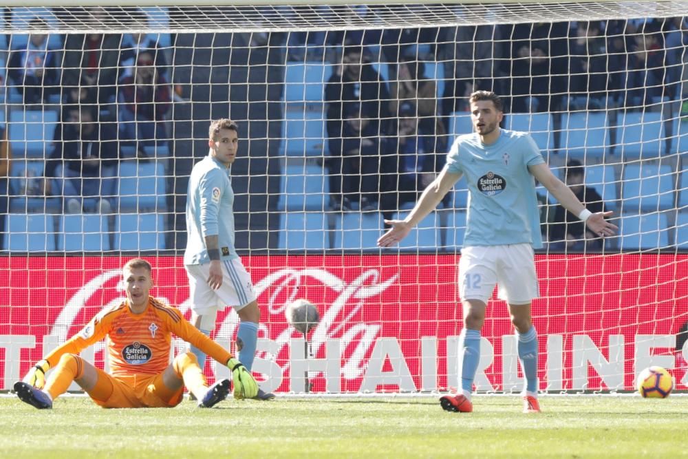 El Celta - Levante, en imágenes. // M.G. Brea | R. Grobas | EFE