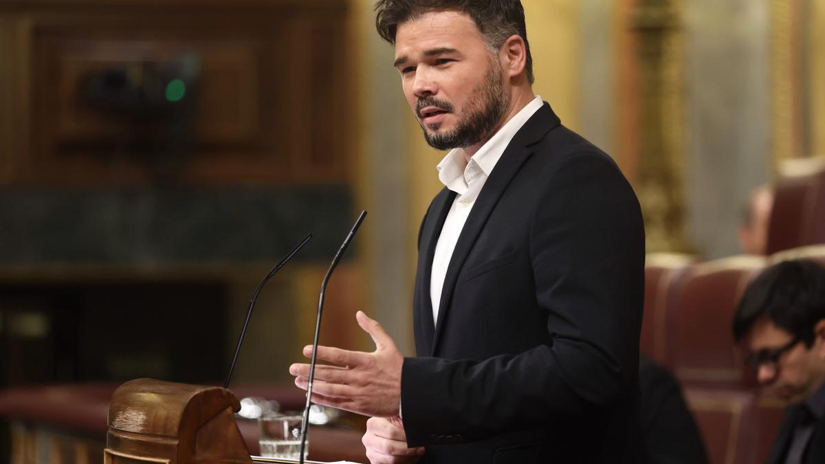 Rufián: "España huele a cerrado y es de un patriotismo tóxico que asusta".