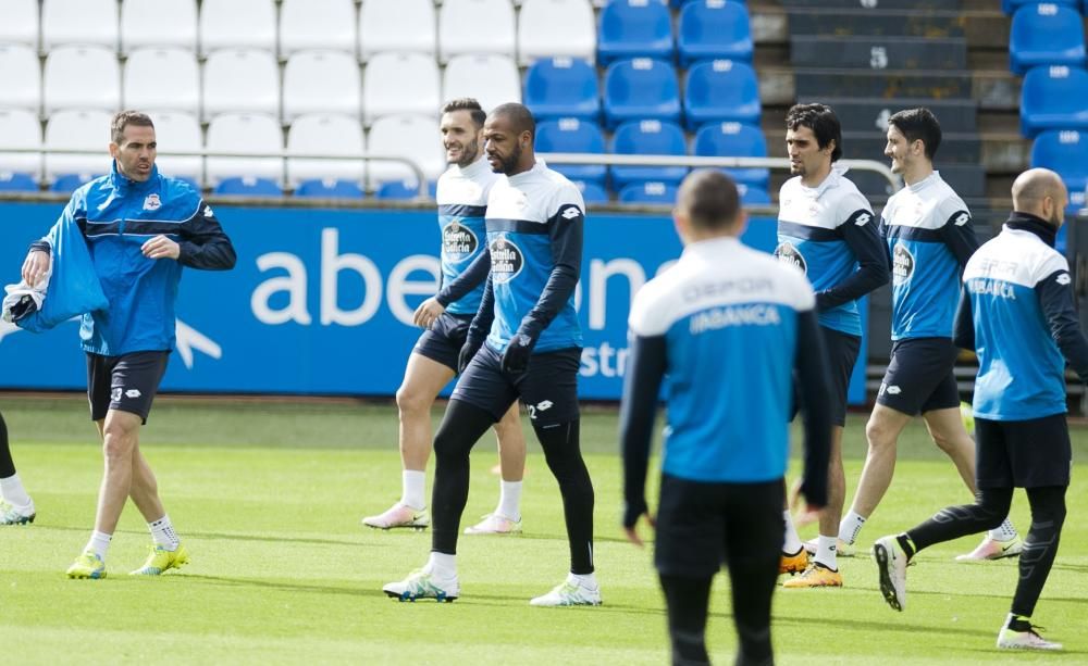 Ensayo a puerta cerrada para el derbi en Riazor