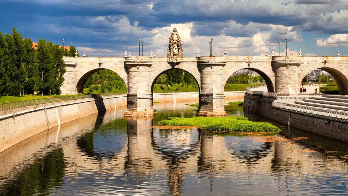 7 curiosidades que, quizás, no sabías del Puente de Toledo, joya de la arquitectura madrileña