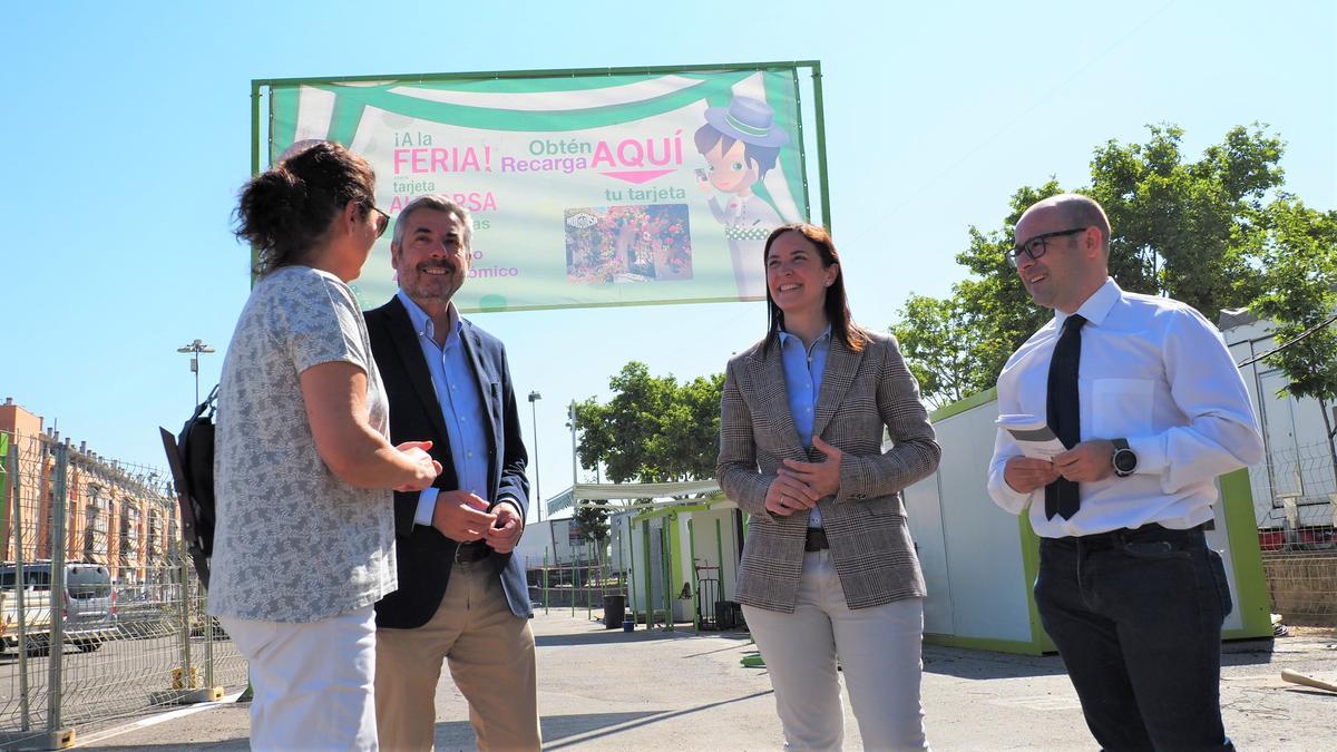 Presentación del plan en la zona de llegada del autobús a la Feria en el Arenal.