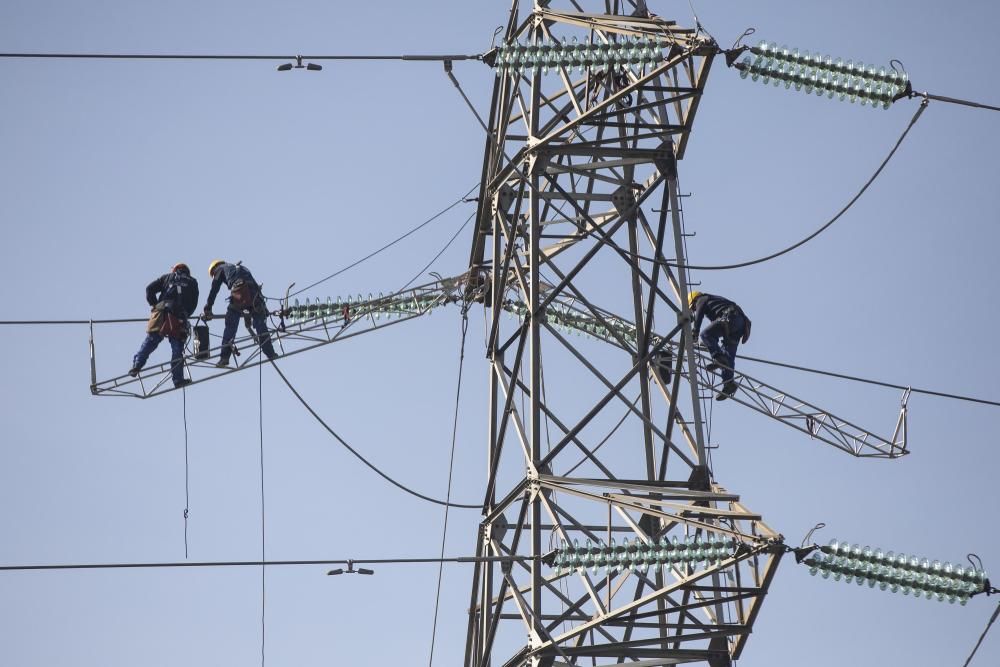 Desmantellament de la línia de 220kV entre Vic i Bescanó.