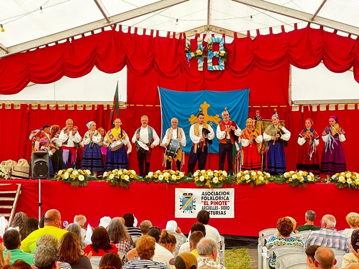 EN IMÁGENES: Festival folclórico infantil en Argüelles