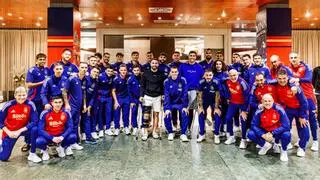 La Roja recibe tres visitas muy especiales en la concentración