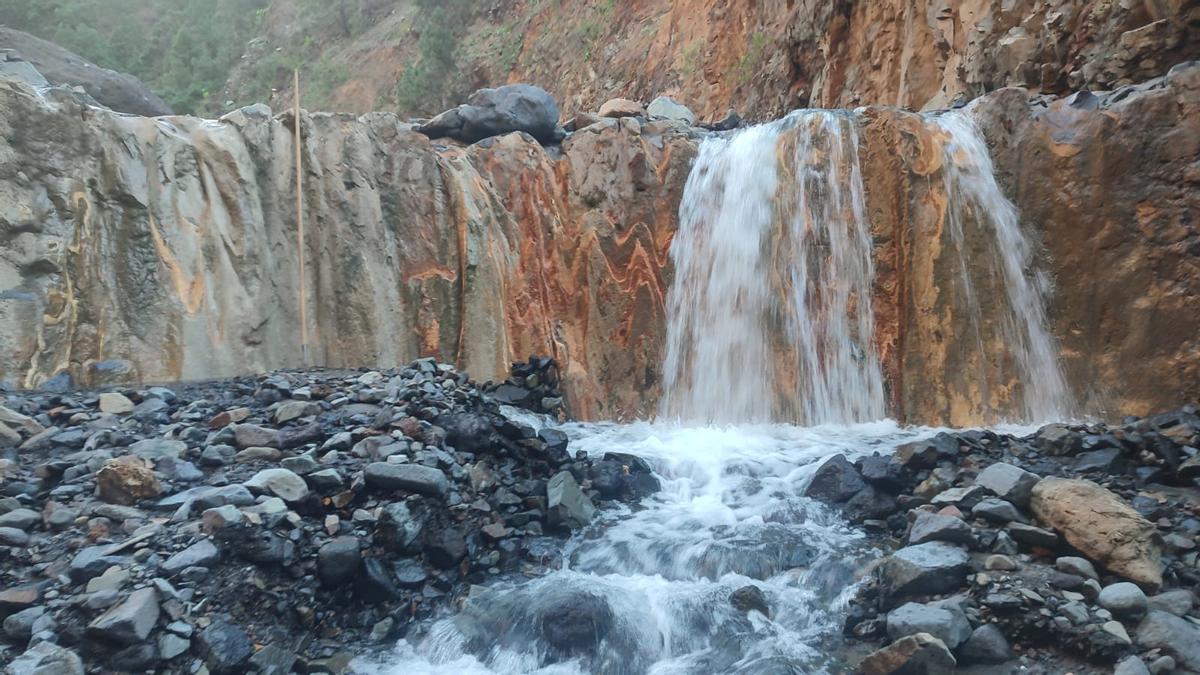 Así está la Cascada de Colores del Parque Nacional de la Caldera de Taburiente en la actualidad.