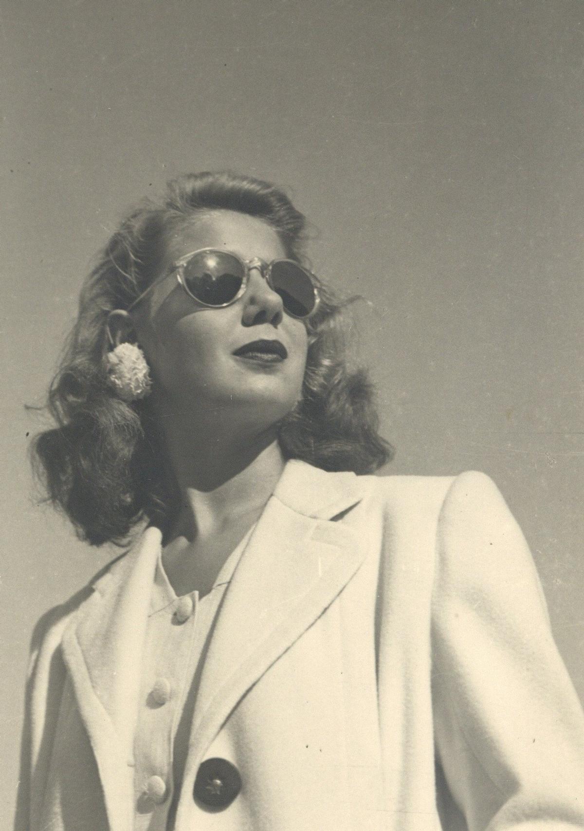 Cayetana Fitz-James Stuart, XVIII duquesa de Alba en su viaje de novios en Estados Unidos Anónimo (1947).