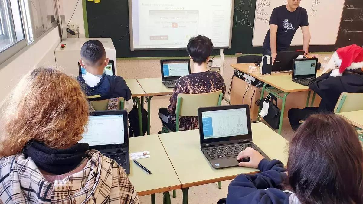 Alumnado en un centro educativo gallego
