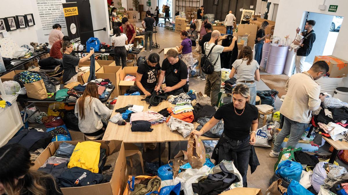 Barcelona se moviliza con donaciones para los afectados tras la Dana