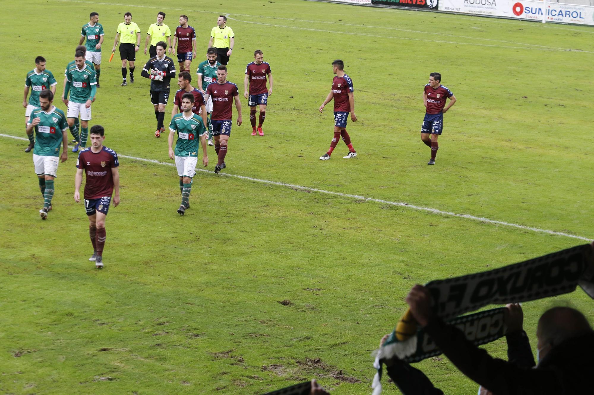 El Pontevedra pierde el título de invicto ante el Coruxo