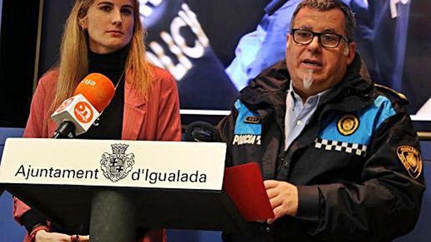 La regidora de Governació, Carlota Carner, i el cap de la Policia Local, Jordi Dalmases