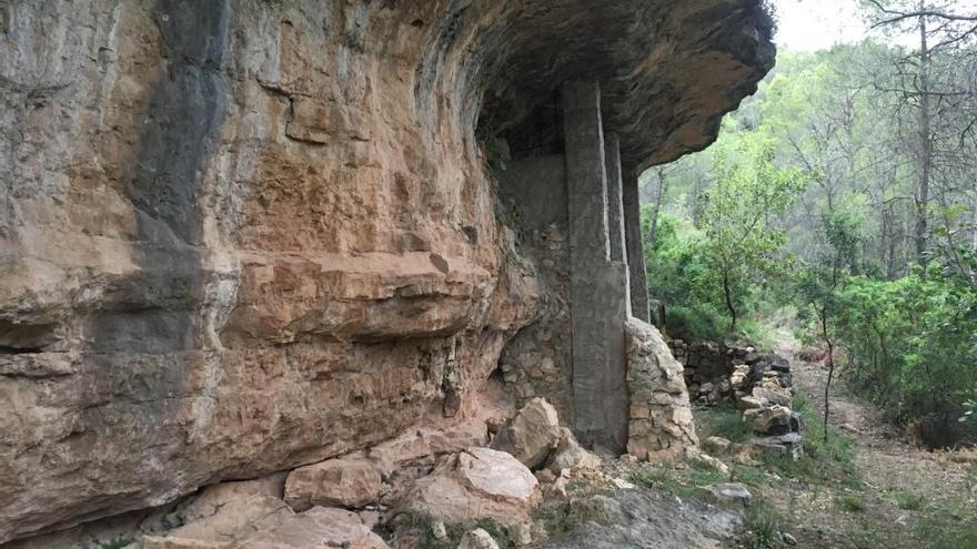 Bicorp reformará la Casa-Cueva de la Muda y Bolbaite la Torre de Acceso a su Castillo