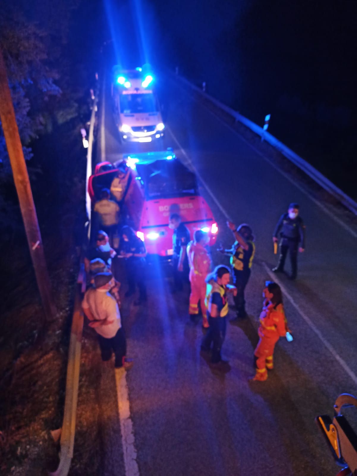 Rescatan a dos niñas tras perderse de noche en la partida de Bixquert