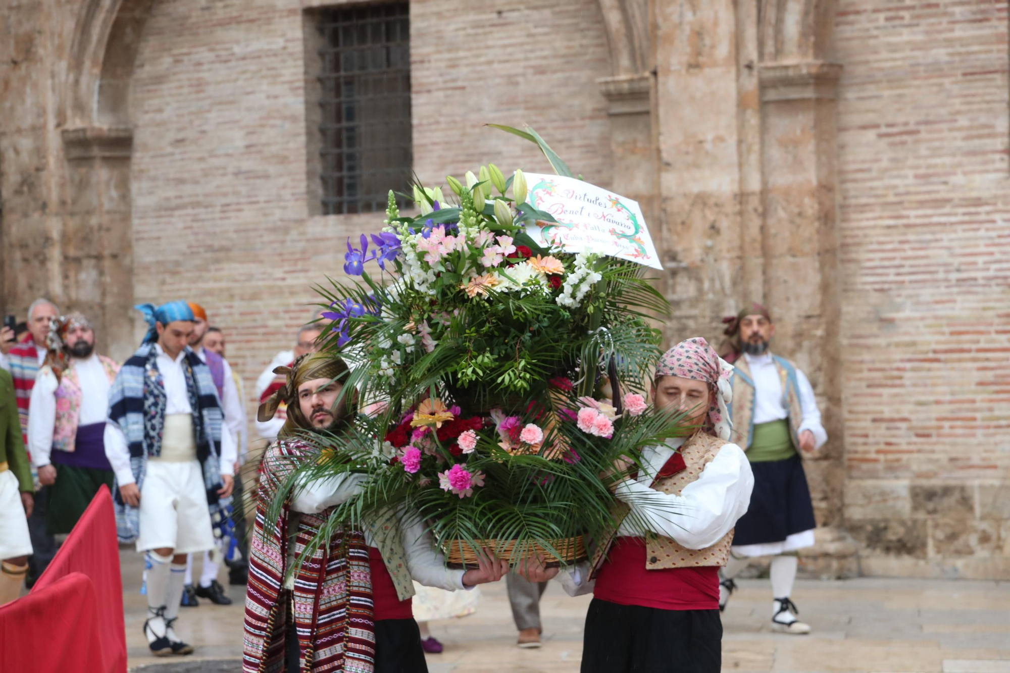 Búscate en el primer día de ofrenda por la calle de la Paz (entre las 15:30 a las 17:00 horas)
