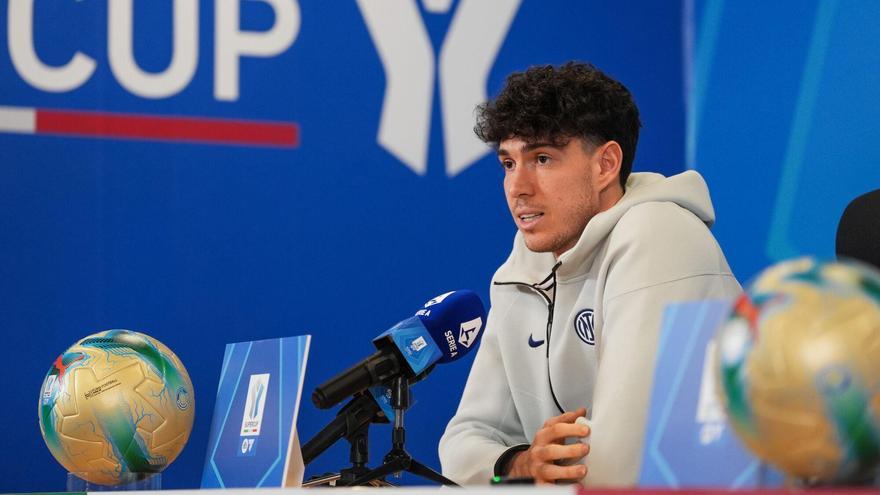 Alessandro Bastoni, en rueda de prensa