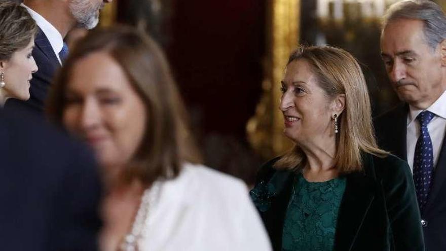 Elvira Fernández, Ana Pastor y José Benito Suárez. // Efe