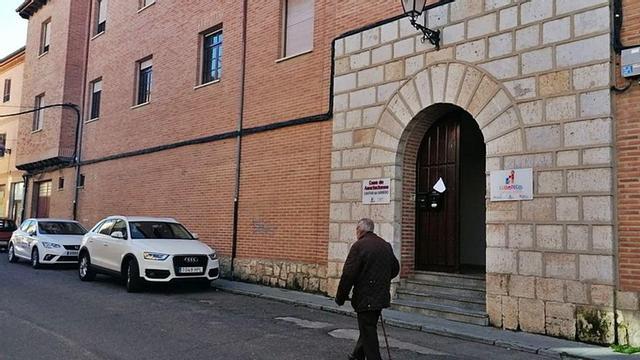 Edificio de la calle Cantar del Arriero que alberga la denominada “Casa de las Asociaciones” de Toro. | M. J. C.